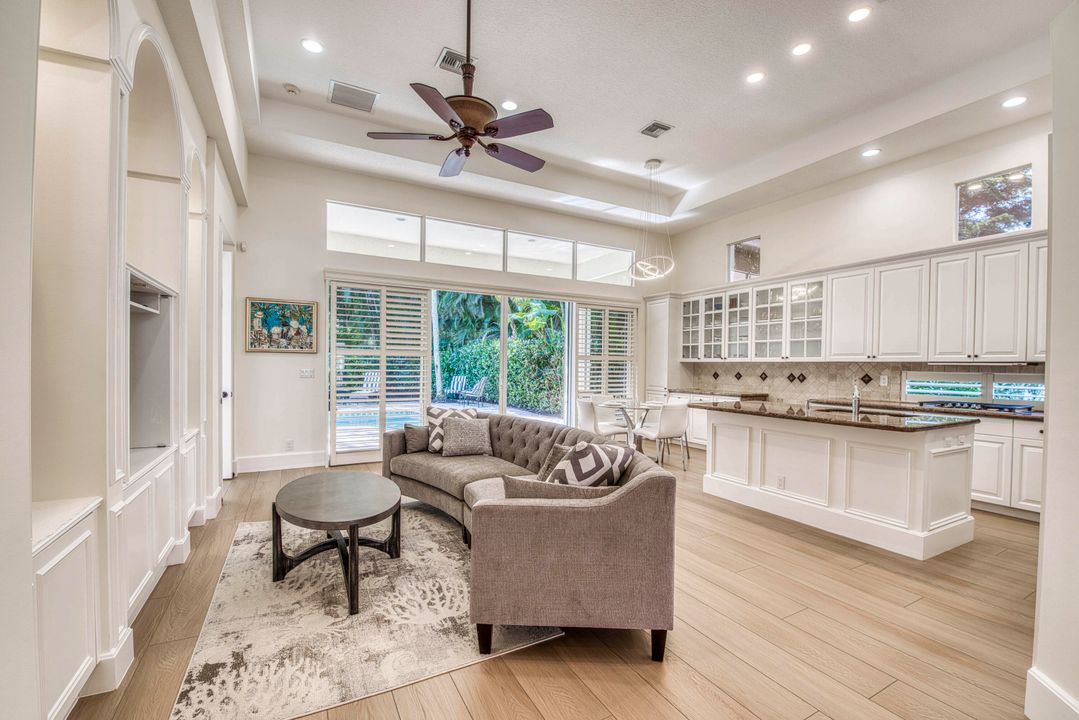 For Sale: $1,999,000 (3 beds, 3 baths, 2685 Square Feet)