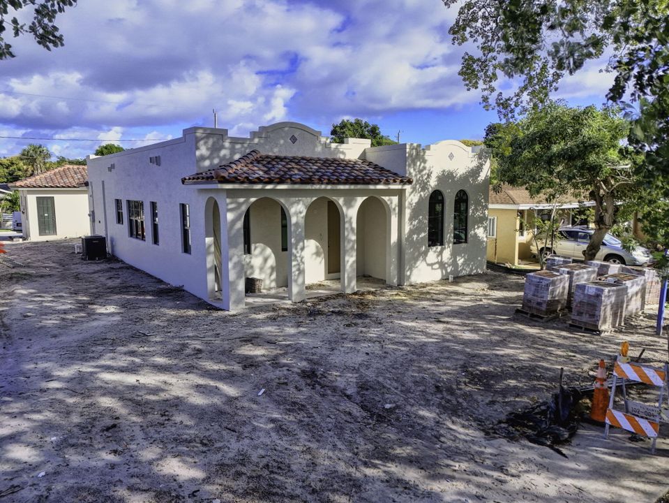 For Sale: $1,950,000 (4 beds, 3 baths, 2112 Square Feet)