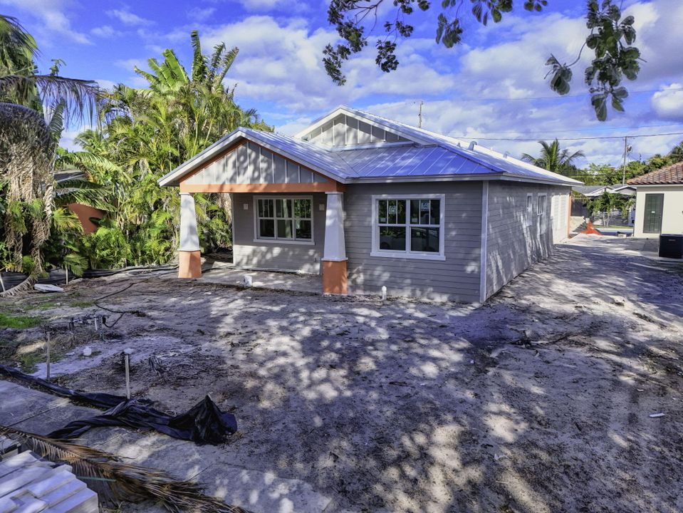 For Sale: $1,950,000 (4 beds, 3 baths, 2112 Square Feet)