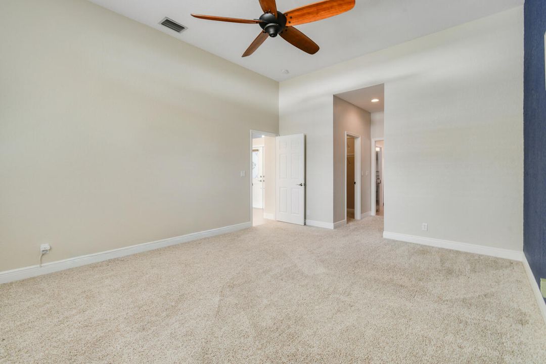 Под контрактом: $729,000 (4 спален, 3 ванн, 2303 Квадратных фут)