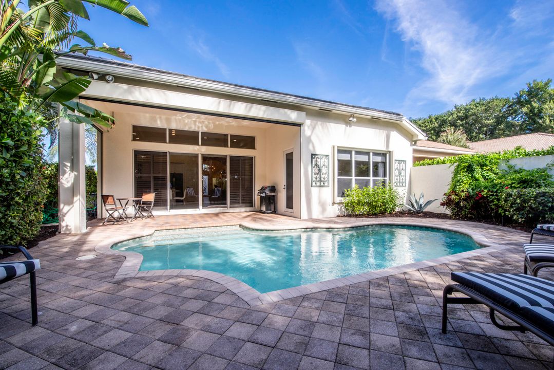 For Sale: $1,999,000 (3 beds, 3 baths, 2685 Square Feet)