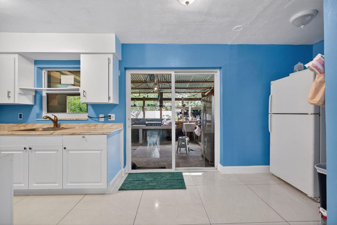 待售: $515,000 (3 贝兹, 2 浴室, 1032 平方英尺)