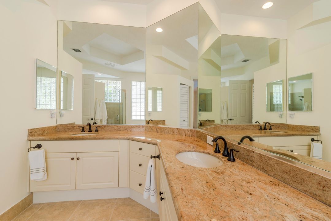 For Sale: $1,999,000 (3 beds, 3 baths, 2685 Square Feet)