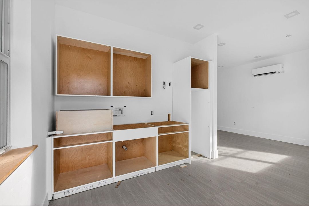 For Sale: $1,950,000 (4 beds, 3 baths, 2112 Square Feet)