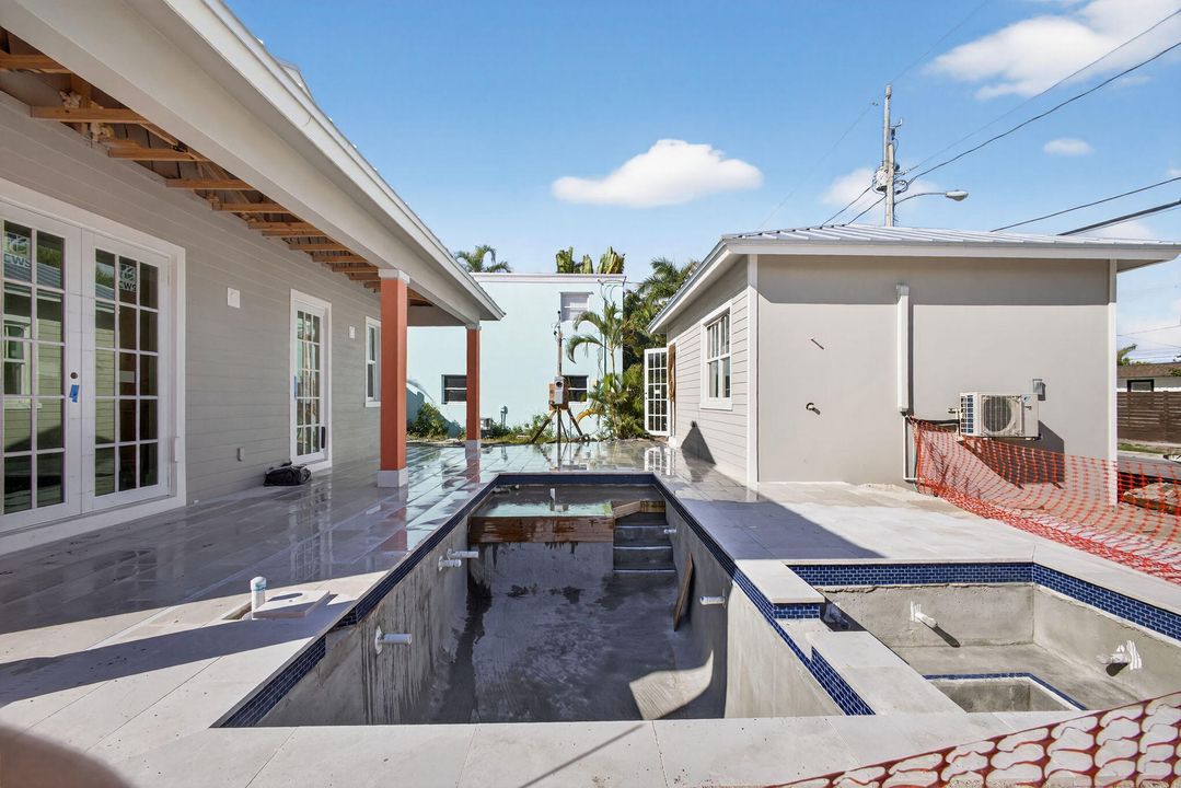 For Sale: $1,950,000 (4 beds, 3 baths, 2112 Square Feet)