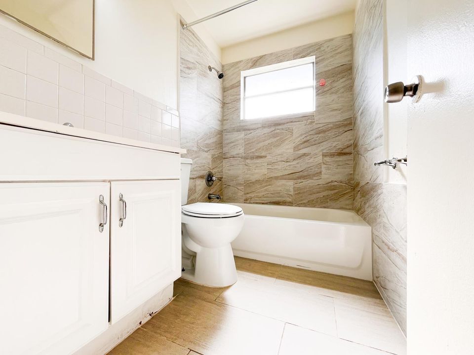 For Rent: $2,000 (2 beds, 1 baths, 1000 Square Feet)