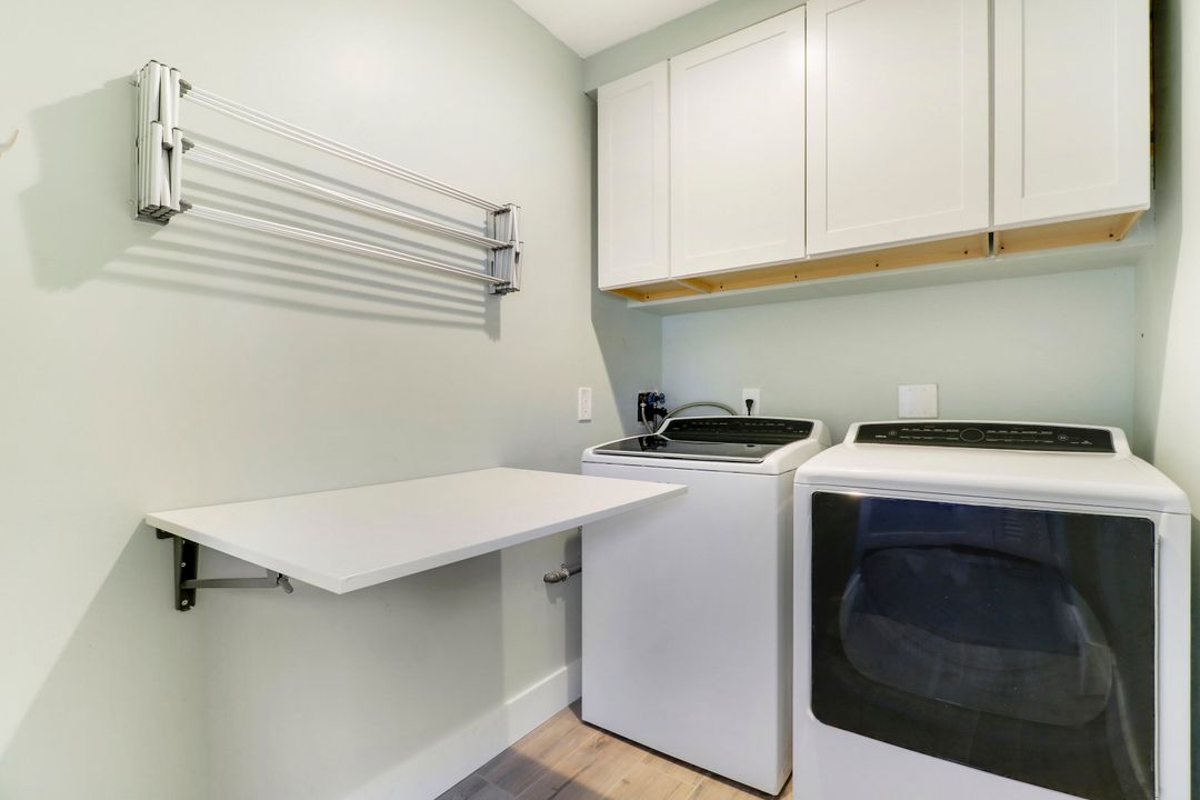 En Venta: $1,050,000 (4 camas, 2 baños, 1844 Pies cuadrados)