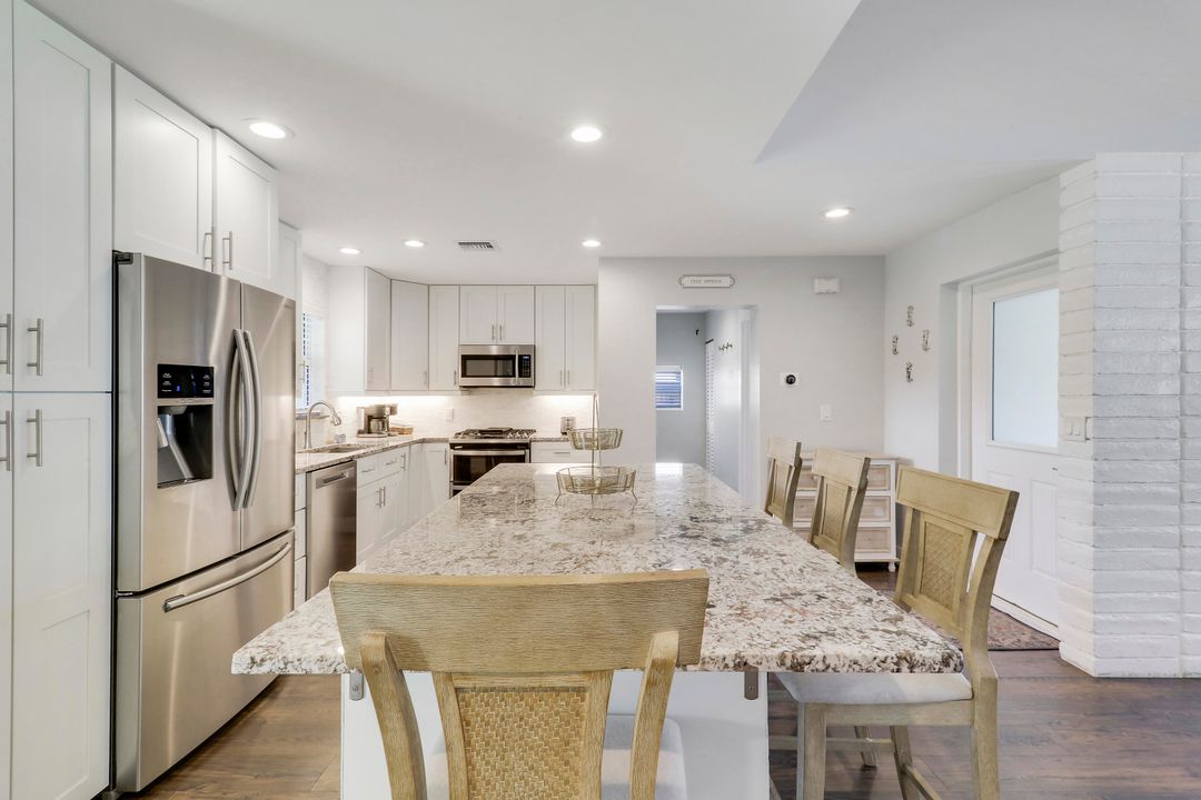 En Venta: $1,050,000 (4 camas, 2 baños, 1844 Pies cuadrados)