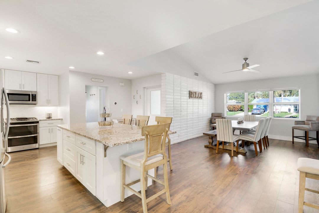 En Venta: $1,050,000 (4 camas, 2 baños, 1844 Pies cuadrados)