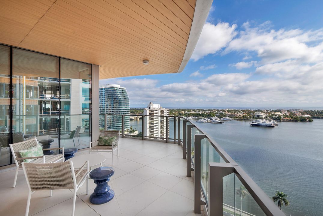 出租: $95,000 (4 贝兹, 4 浴室, 4436 平方英尺)