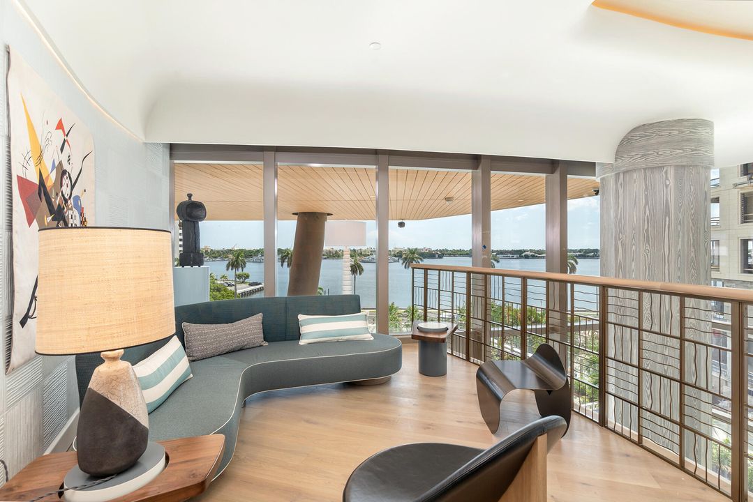 出租: $95,000 (4 贝兹, 4 浴室, 4436 平方英尺)