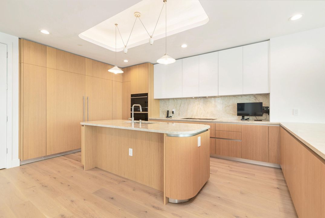 出租: $95,000 (4 贝兹, 4 浴室, 4436 平方英尺)