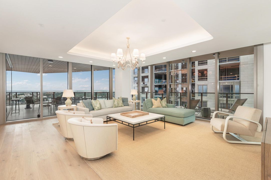 出租: $95,000 (4 贝兹, 4 浴室, 4436 平方英尺)