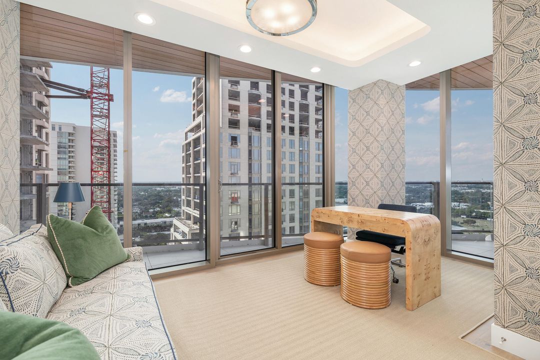 出租: $95,000 (4 贝兹, 4 浴室, 4436 平方英尺)