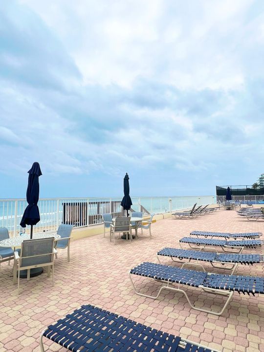 出租: $2,200 (1 贝兹, 1 浴室, 785 平方英尺)