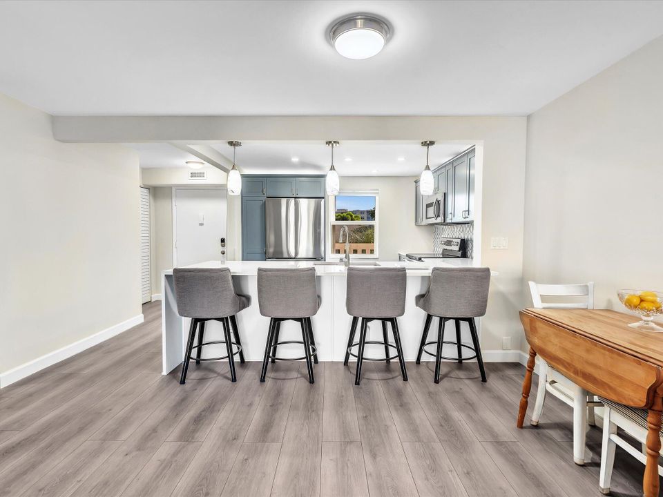 En Venta: $270,000 (2 camas, 2 baños, 1190 Pies cuadrados)