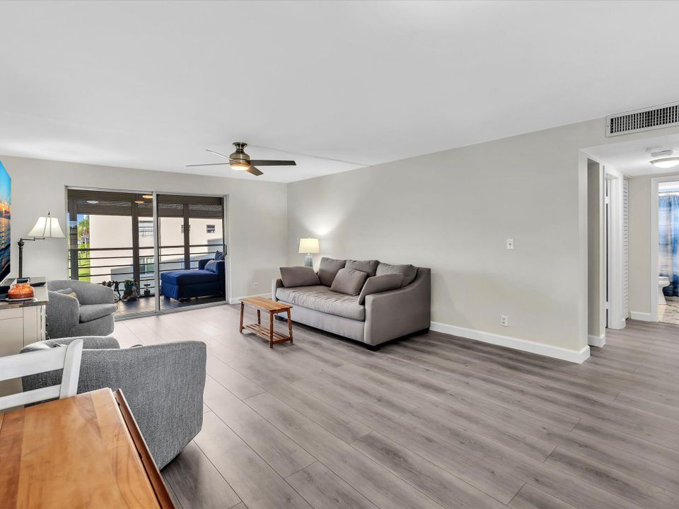 En Venta: $270,000 (2 camas, 2 baños, 1190 Pies cuadrados)