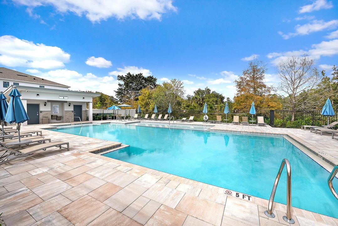 For Rent: $2,790 (3 beds, 2 baths, 1550 Square Feet)