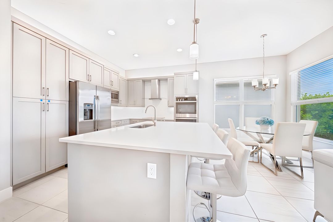 出租: $6,500 (4 贝兹, 3 浴室, 2157 平方英尺)