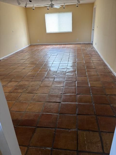 For Rent: $2,100 (3 beds, 2 baths, 1610 Square Feet)