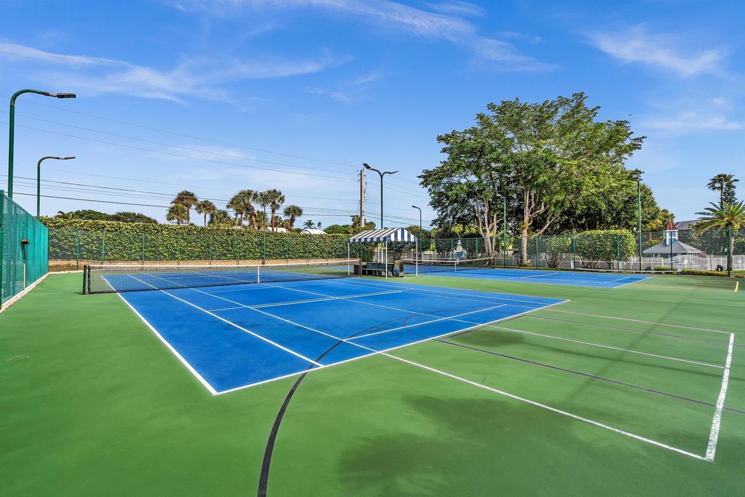 待售: $849,900 (3 贝兹, 2 浴室, 2266 平方英尺)