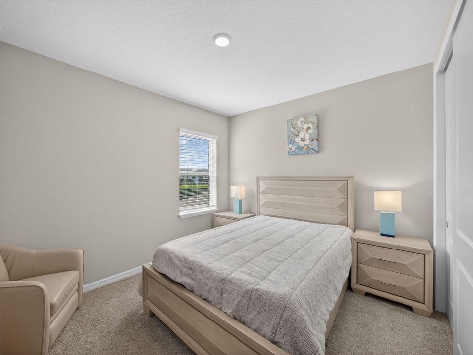 En Venta: $565,000 (4 camas, 3 baños, 2600 Pies cuadrados)