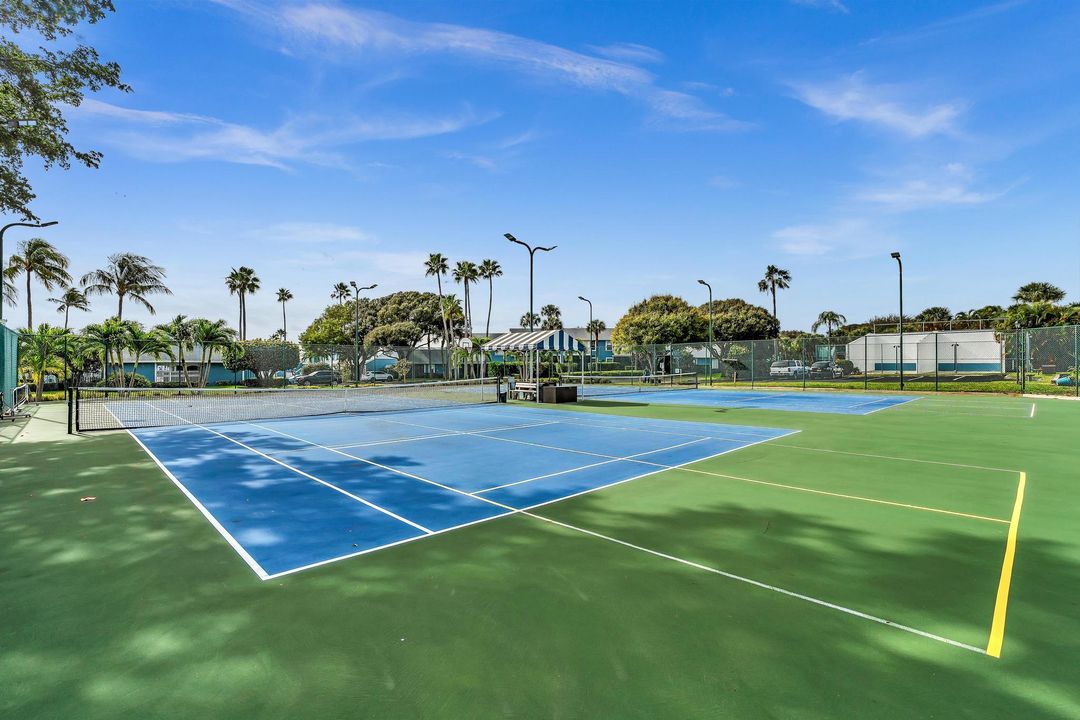 待售: $849,900 (3 贝兹, 2 浴室, 2266 平方英尺)