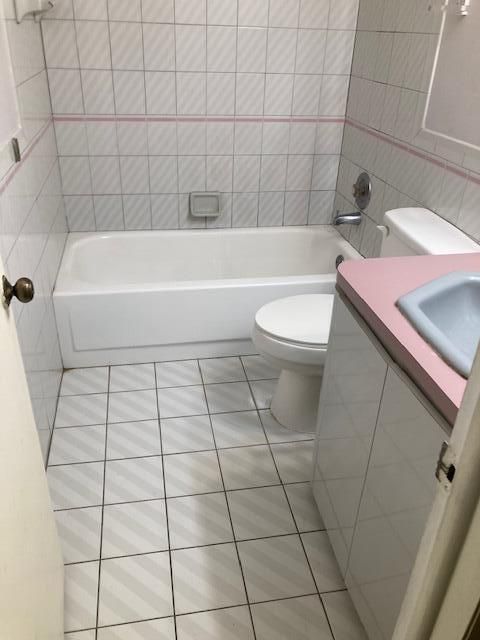 For Rent: $2,100 (3 beds, 2 baths, 1610 Square Feet)