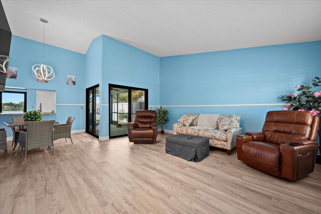 На продажу: $390,000 (3 спален, 2 ванн, 1314 Квадратных фут)