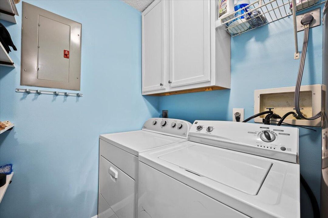 На продажу: $390,000 (3 спален, 2 ванн, 1314 Квадратных фут)