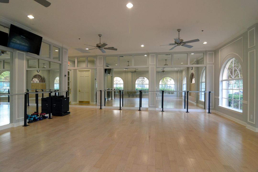 For Sale: $390,000 (3 beds, 2 baths, 1711 Square Feet)