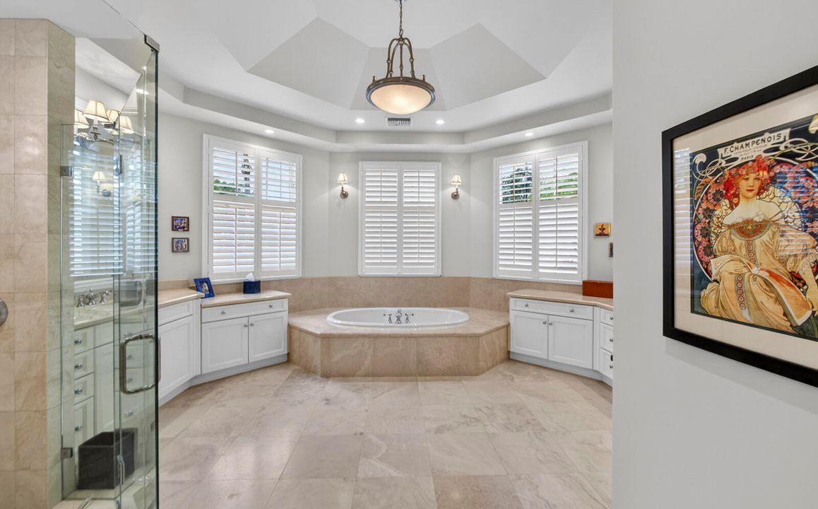 En Venta: $3,300,000 (4 camas, 3 baños, 4220 Pies cuadrados)