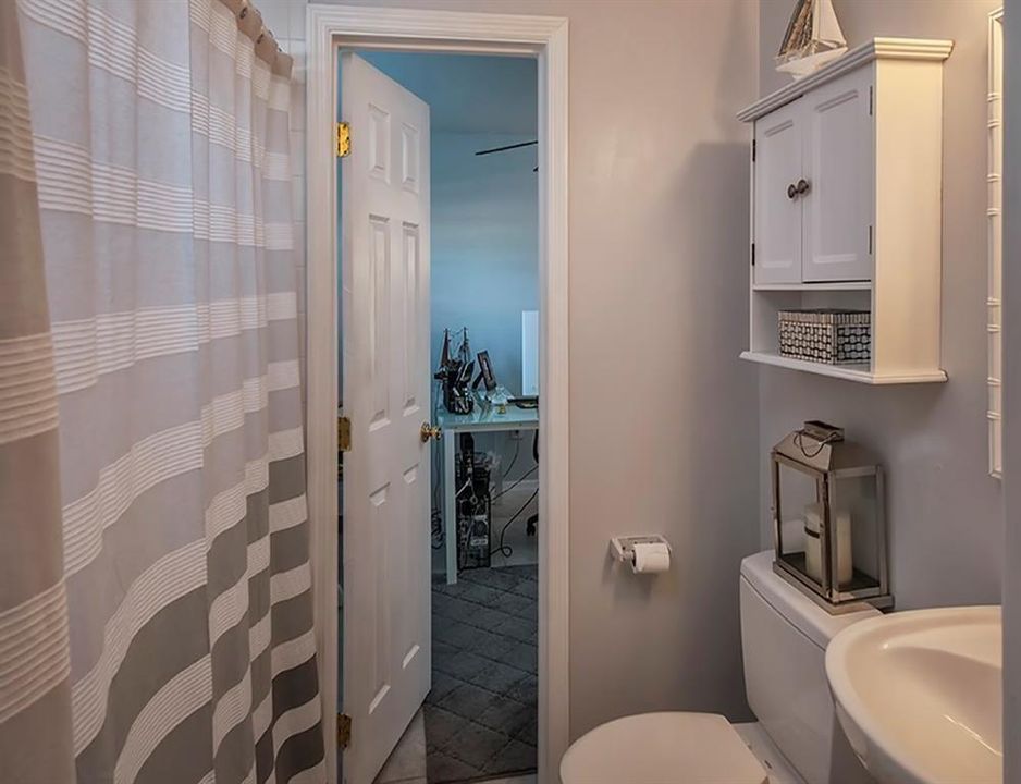 For Rent: $2,200 (3 beds, 2 baths, 1344 Square Feet)