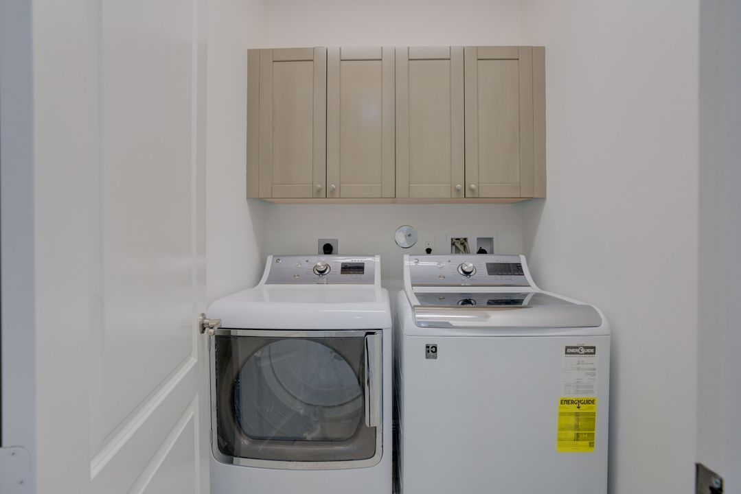 For Rent: $4,700 (3 beds, 2 baths, 2264 Square Feet)