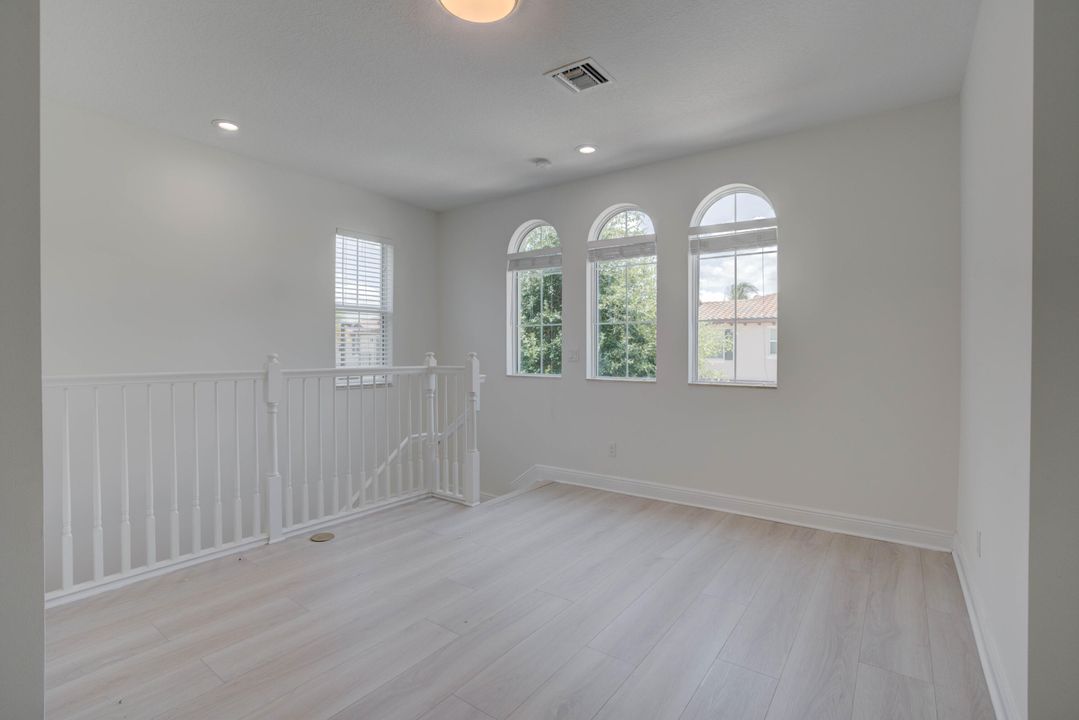 For Rent: $4,700 (3 beds, 2 baths, 2264 Square Feet)