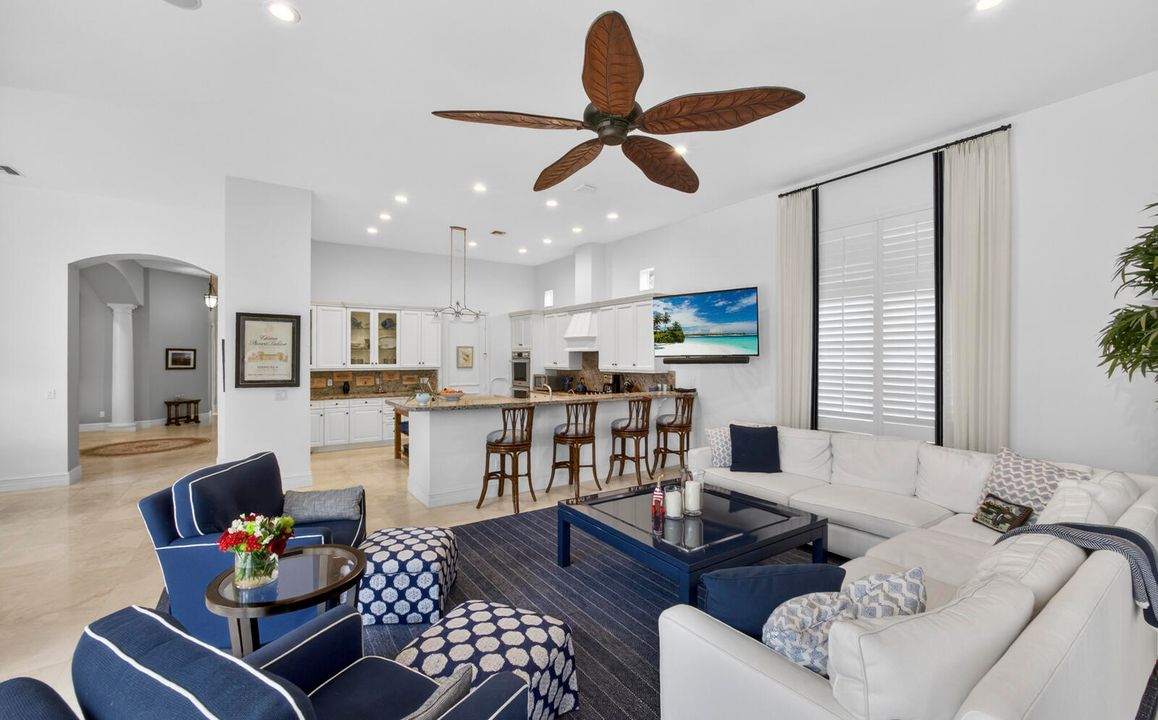 En Venta: $3,300,000 (4 camas, 3 baños, 4220 Pies cuadrados)