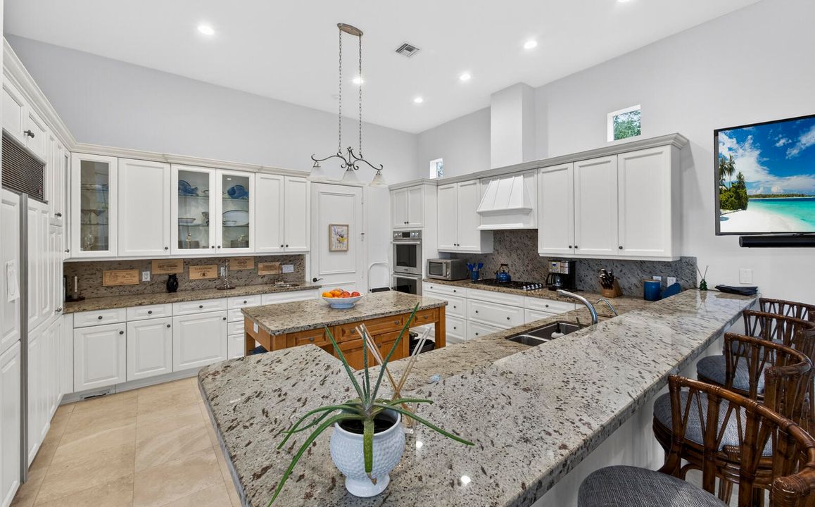 En Venta: $3,300,000 (4 camas, 3 baños, 4220 Pies cuadrados)