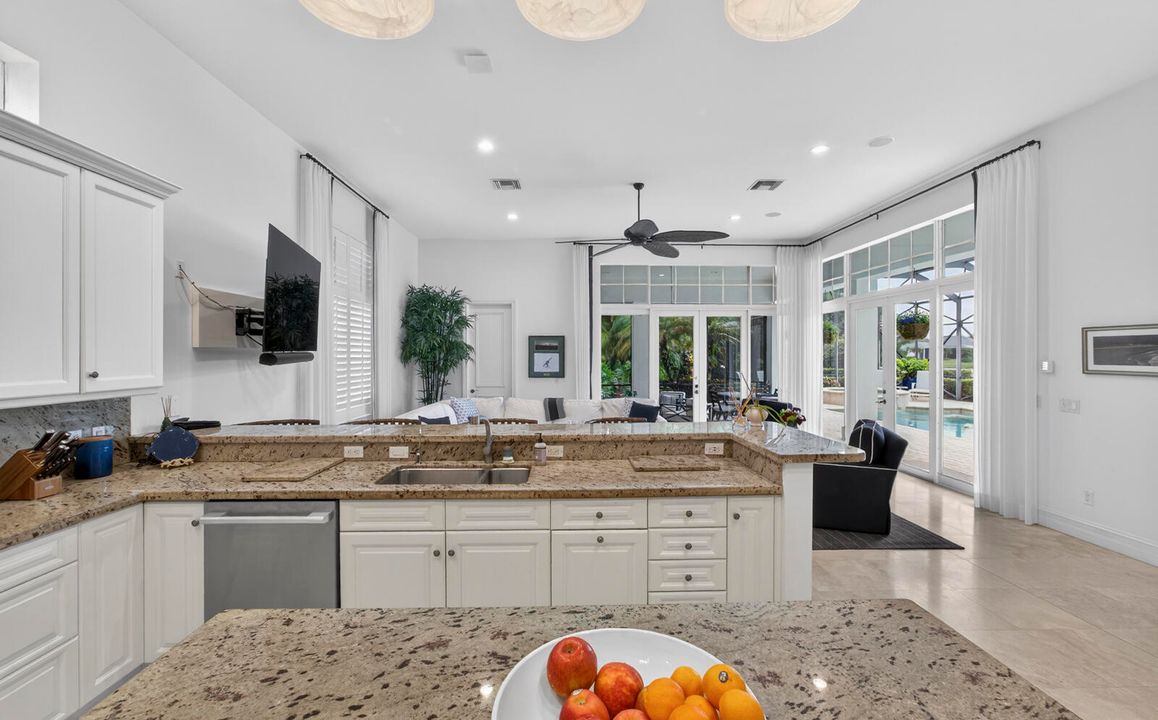 En Venta: $3,300,000 (4 camas, 3 baños, 4220 Pies cuadrados)