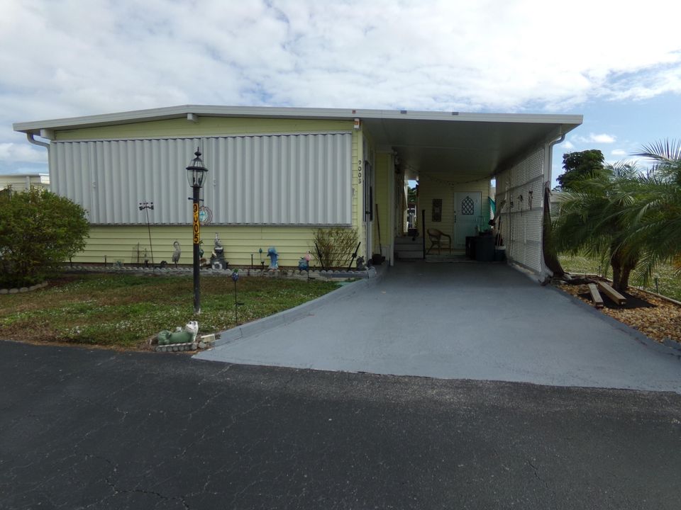 For Sale: $149,000 (2 beds, 2 baths, 960 Square Feet)