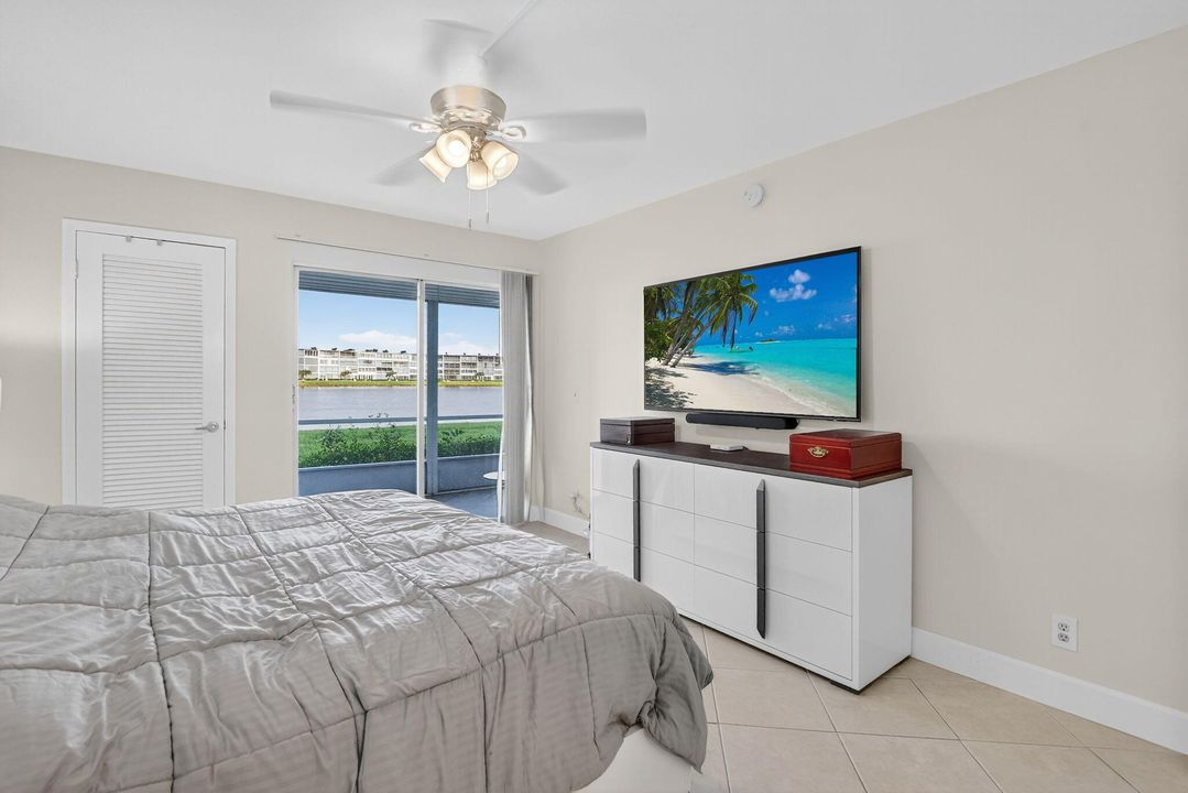 На продажу: $299,000 (2 спален, 2 ванн, 1185 Квадратных фут)