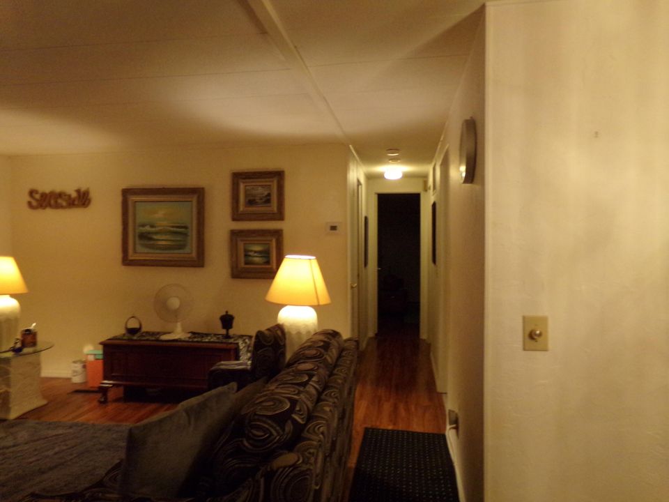 For Sale: $149,000 (2 beds, 2 baths, 960 Square Feet)