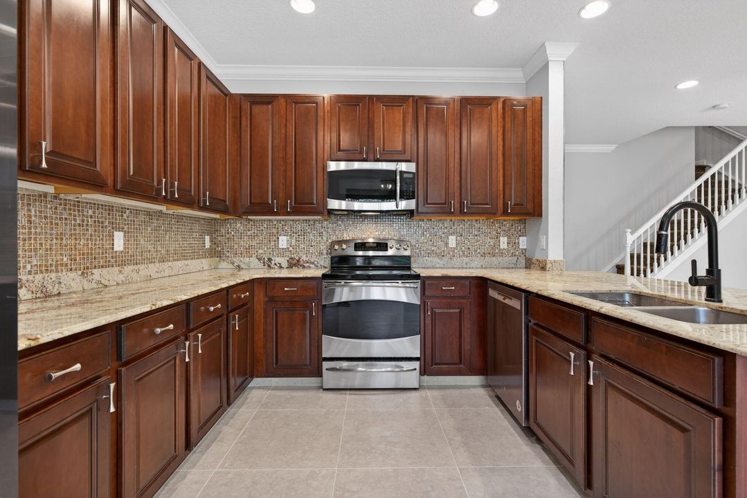 待售: $675,000 (3 贝兹, 2 浴室, 1939 平方英尺)