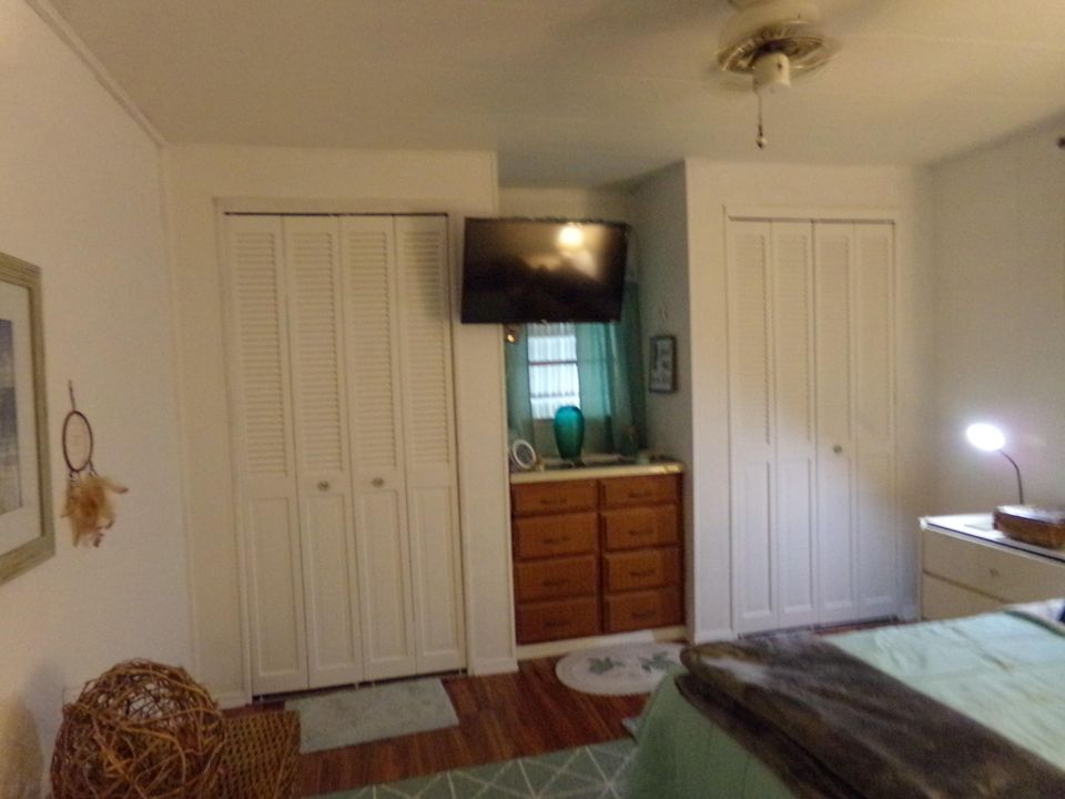 For Sale: $149,000 (2 beds, 2 baths, 960 Square Feet)