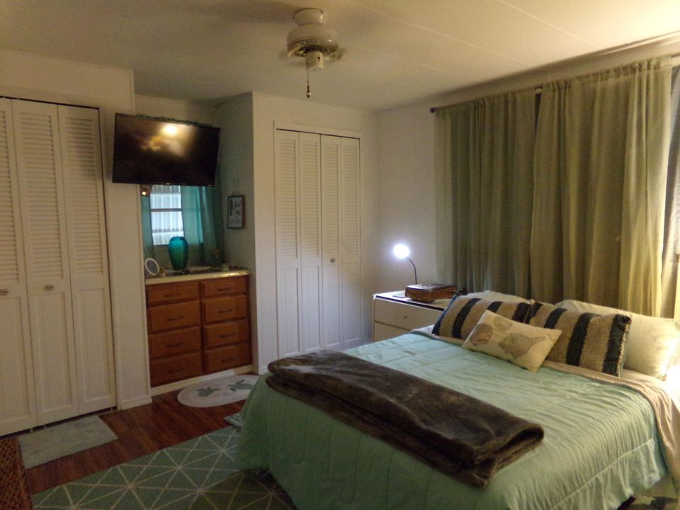 For Sale: $149,000 (2 beds, 2 baths, 960 Square Feet)