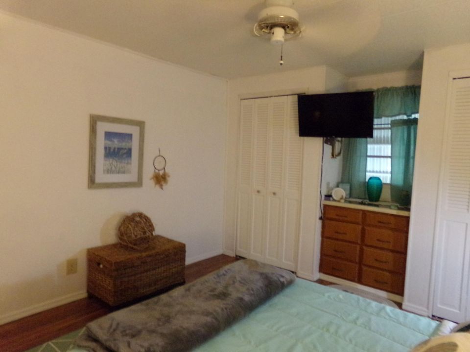 For Sale: $149,000 (2 beds, 2 baths, 960 Square Feet)