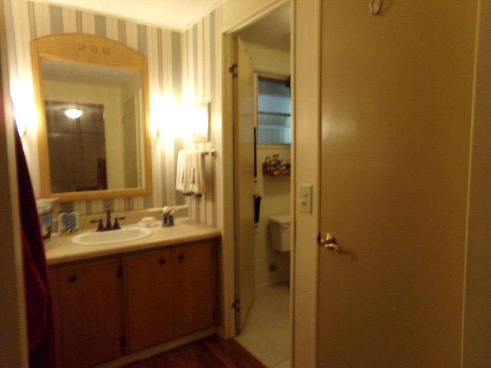 For Sale: $149,000 (2 beds, 2 baths, 960 Square Feet)