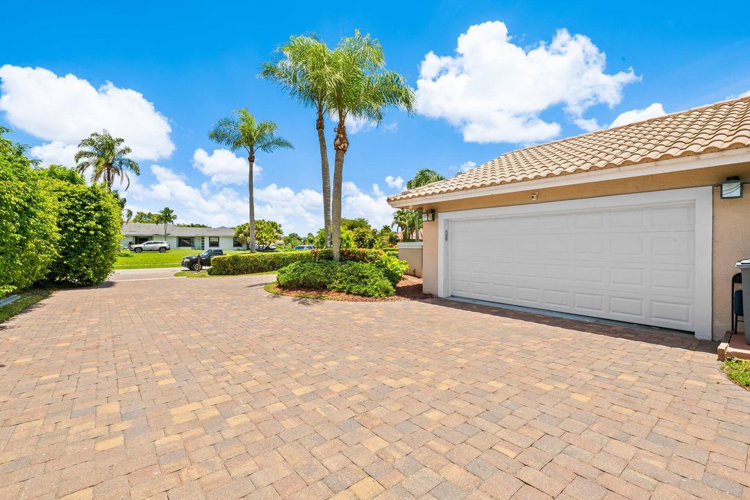 For Sale: $1,695,000 (4 beds, 3 baths, 3387 Square Feet)