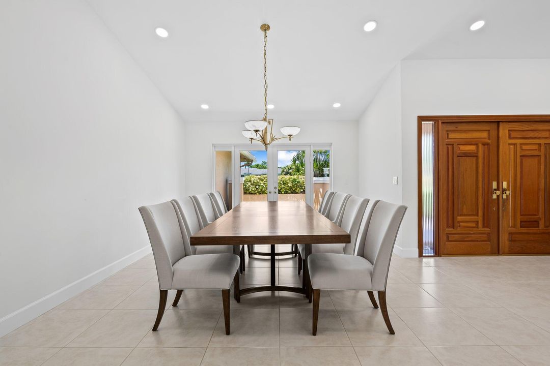 For Sale: $1,695,000 (4 beds, 3 baths, 3387 Square Feet)