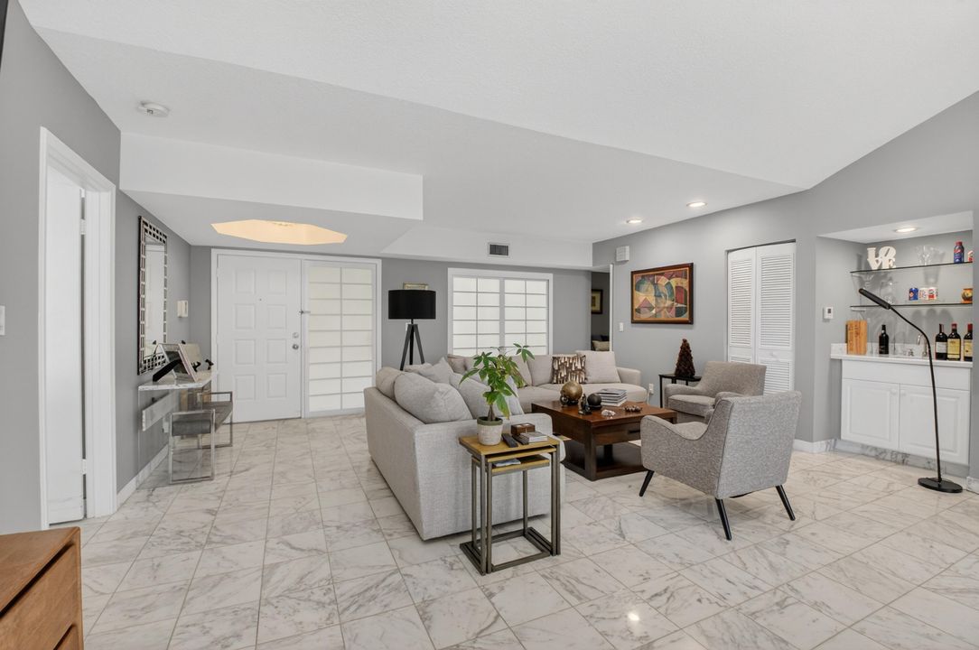 En Venta: $299,000 (2 camas, 2 baños, 1566 Pies cuadrados)