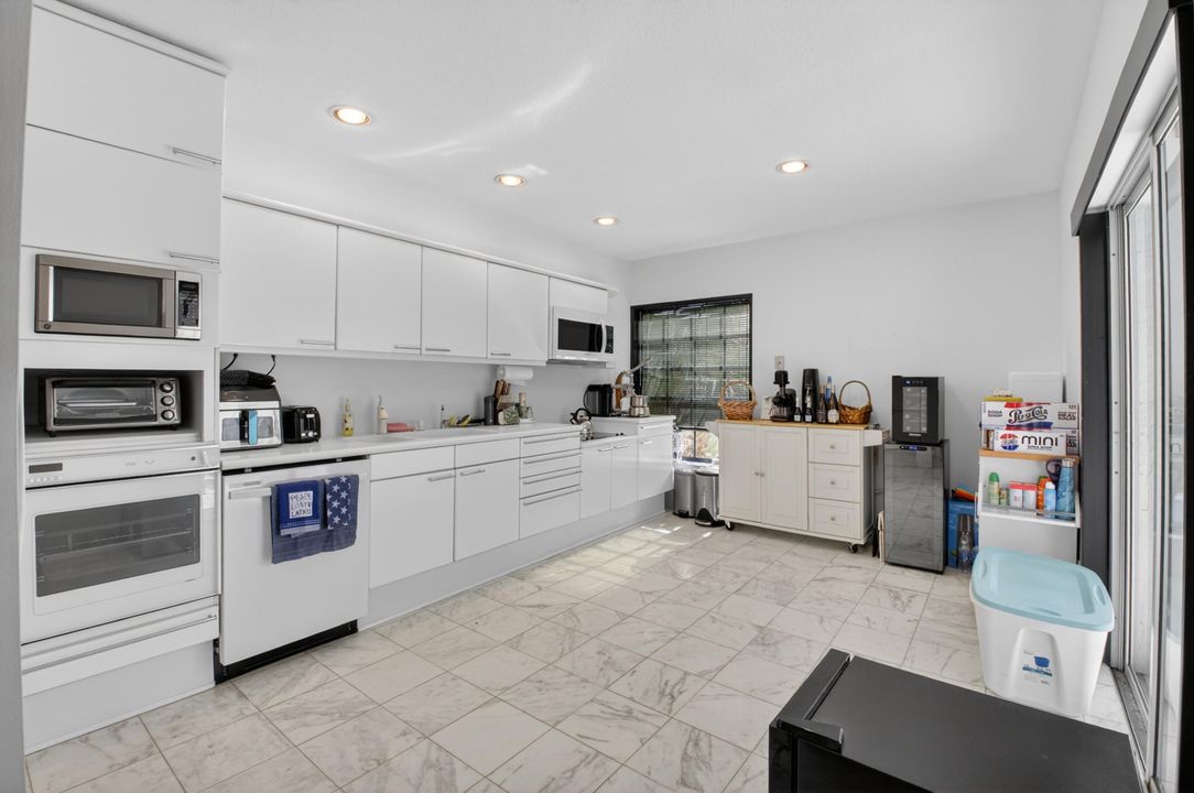 En Venta: $299,000 (2 camas, 2 baños, 1566 Pies cuadrados)